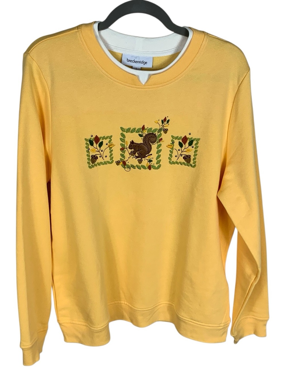 Women's Breckenridge Yellow Squirrel Embroidered Long Sleeve Sweatshirt Size L